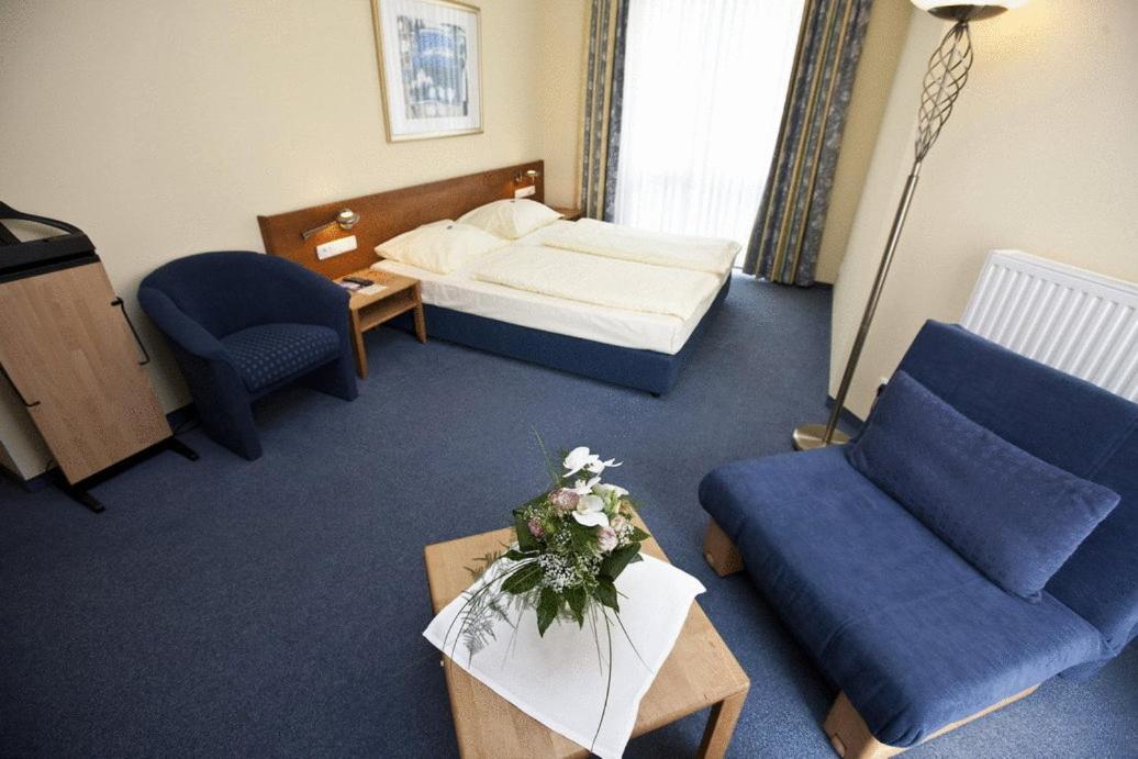 Hotel Rheinpark Рес Экстерьер фото