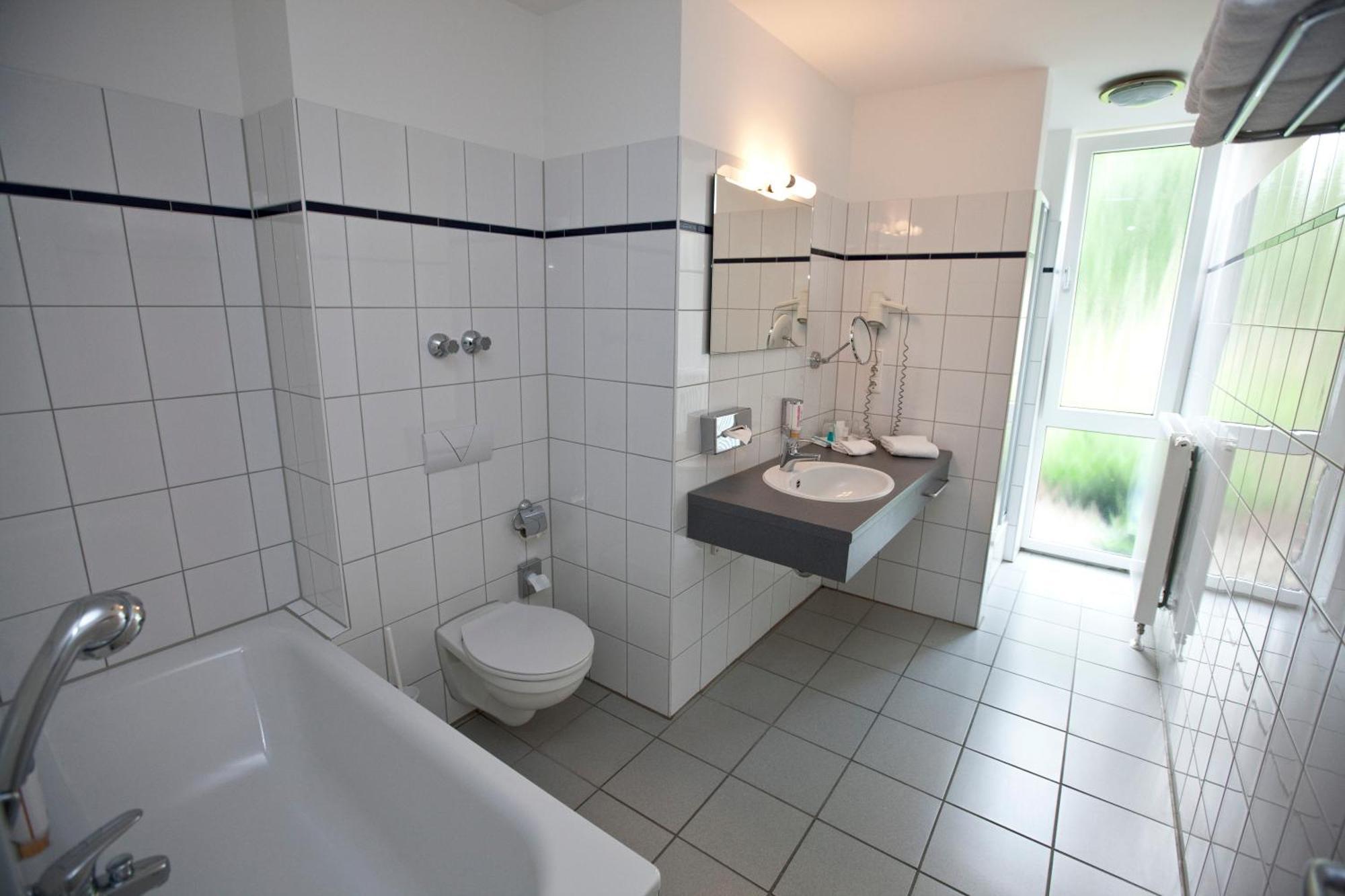 Hotel Rheinpark Рес Экстерьер фото