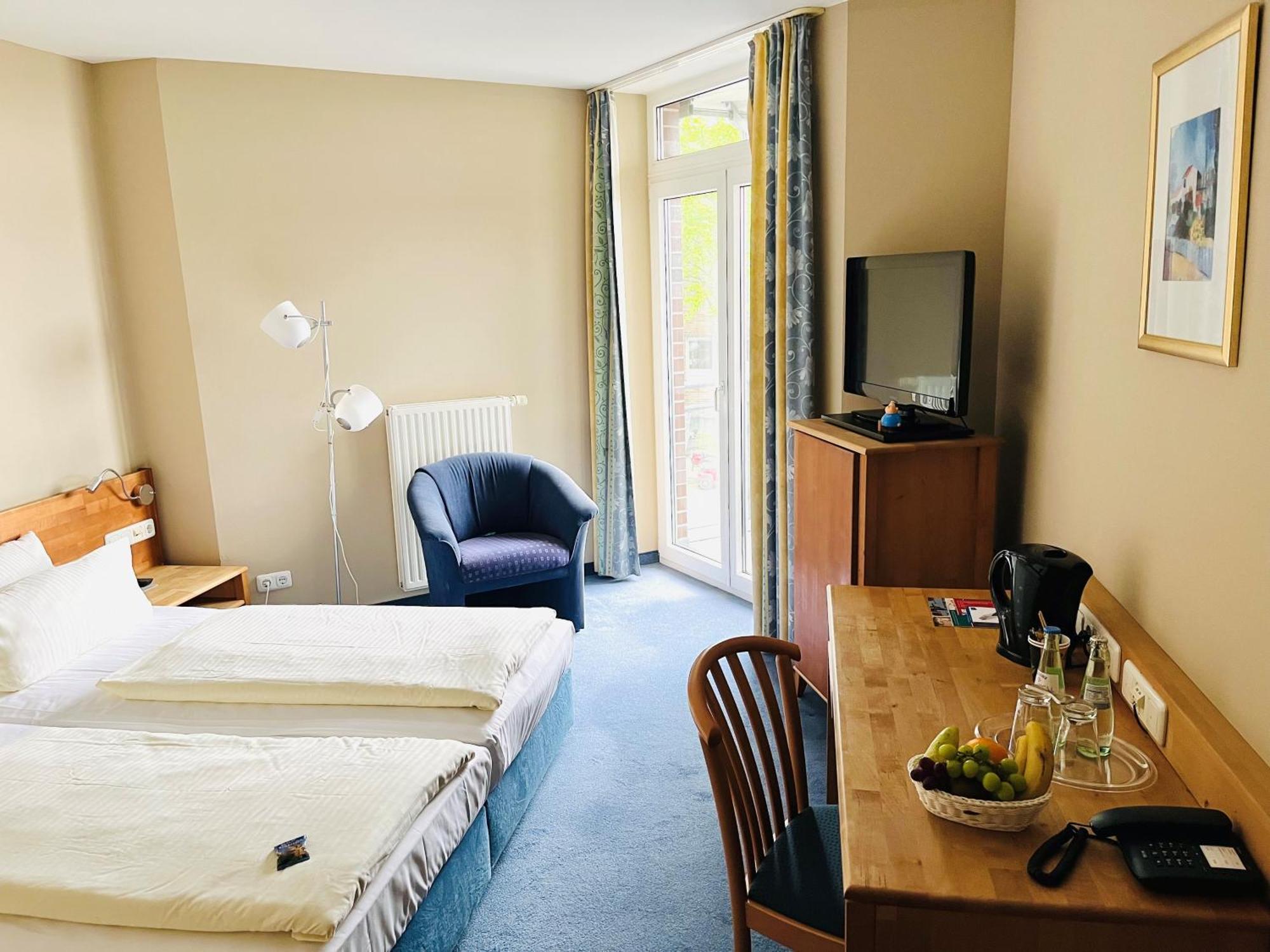 Hotel Rheinpark Рес Экстерьер фото