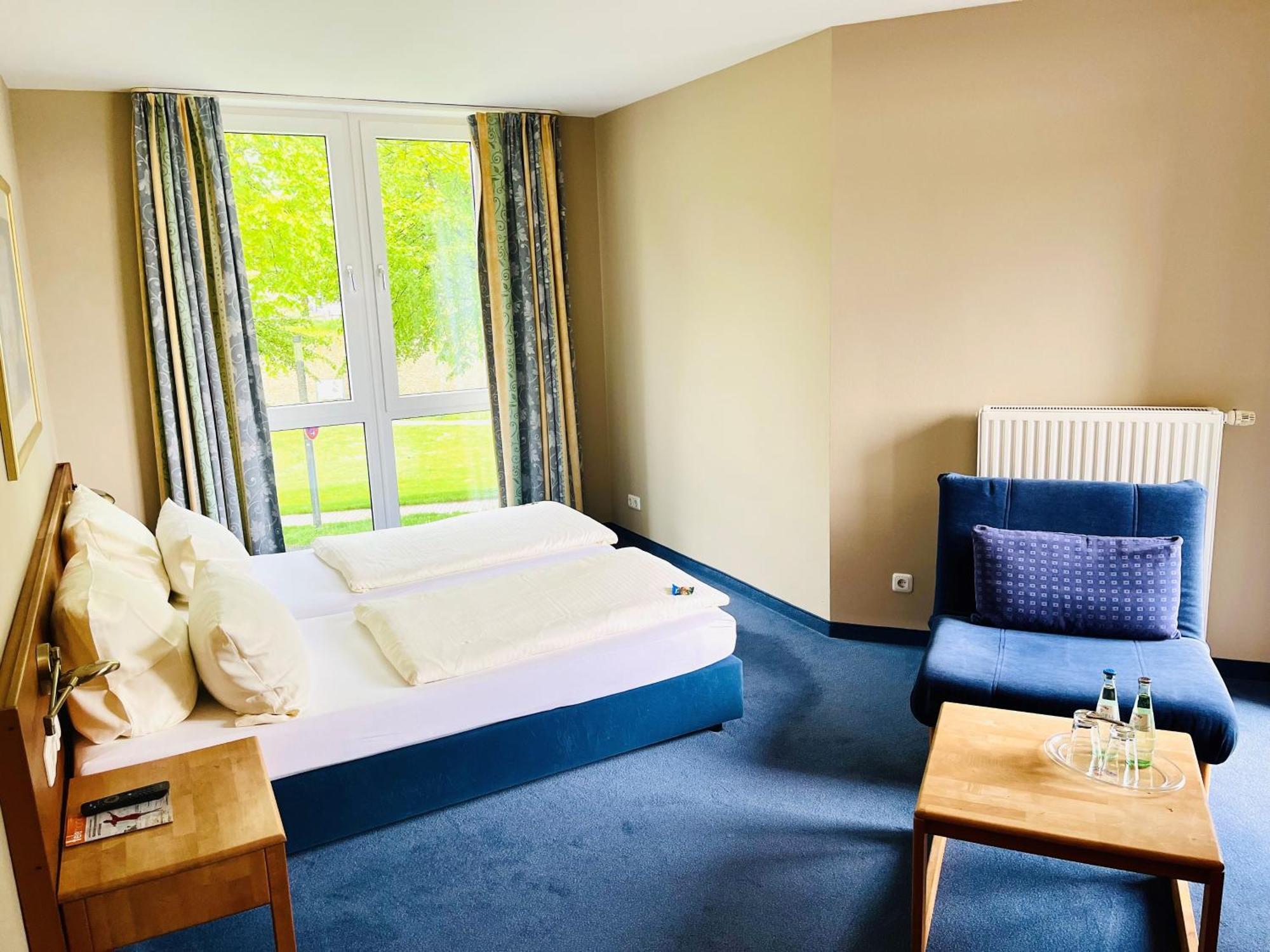 Hotel Rheinpark Рес Экстерьер фото