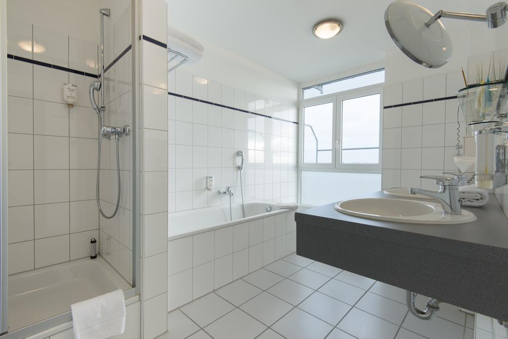 Hotel Rheinpark Рес Экстерьер фото