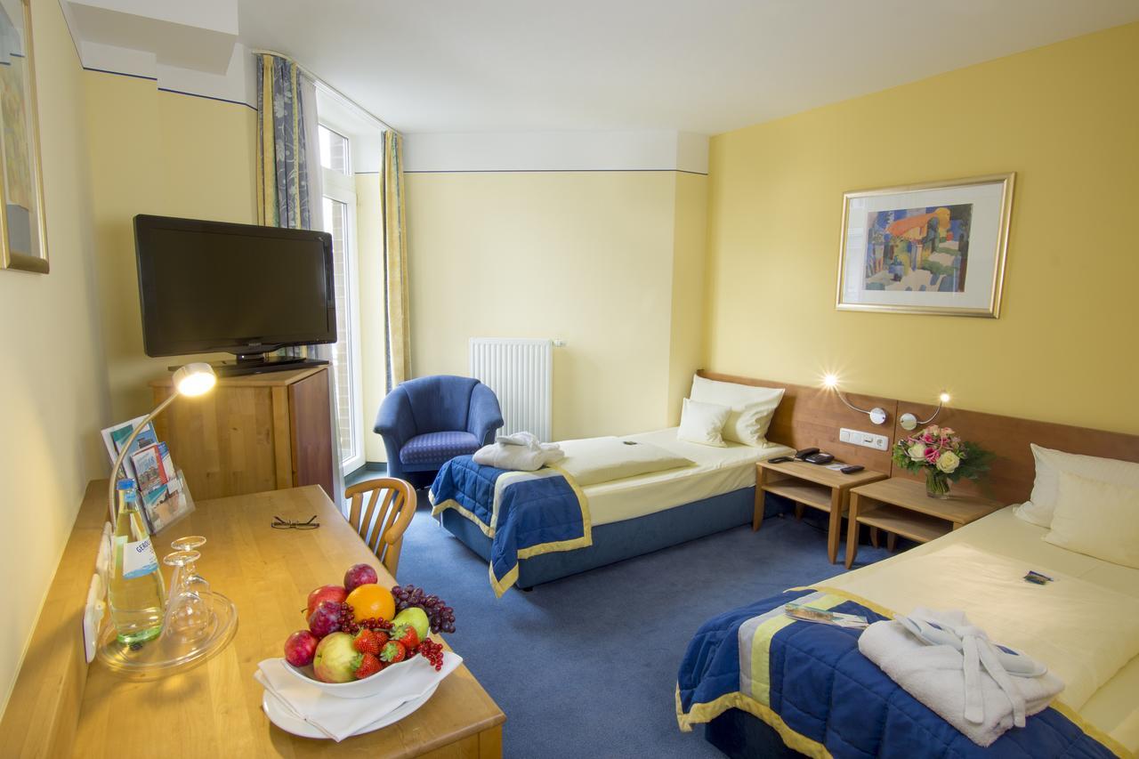 Hotel Rheinpark Рес Экстерьер фото