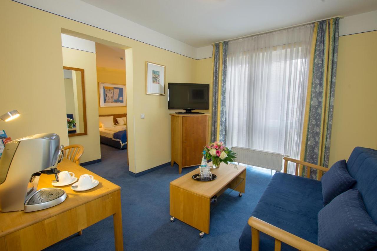 Hotel Rheinpark Рес Экстерьер фото