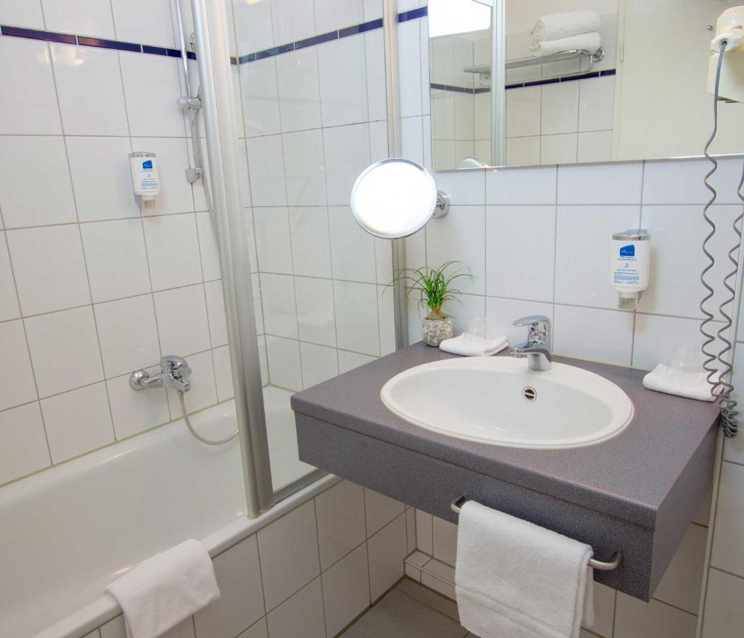 Hotel Rheinpark Рес Экстерьер фото